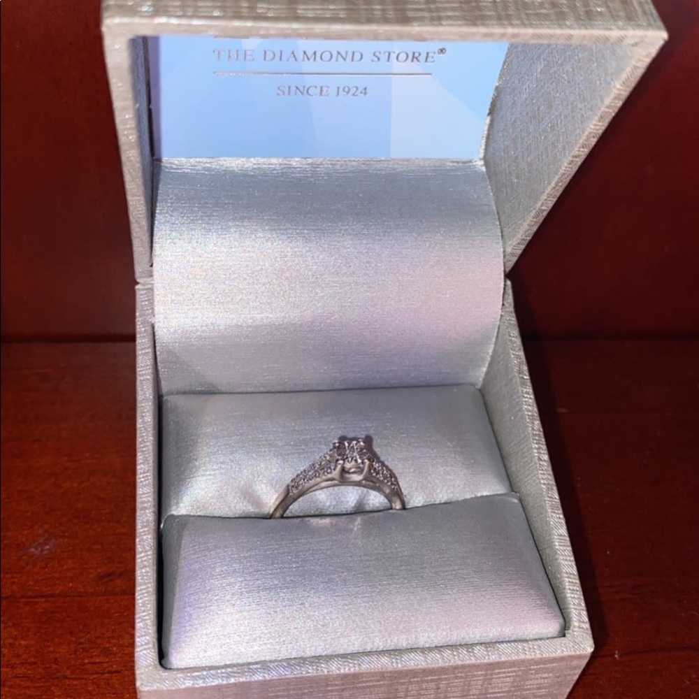ZALES white gold diamond ring
